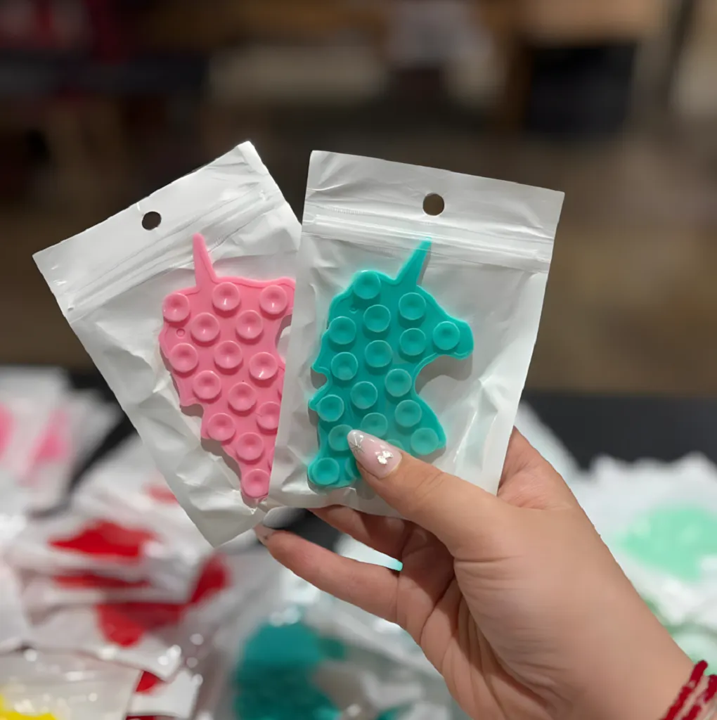 PEGATINA CELULAR DOBLE SOPAPA VENTOSA FORMA UNICORNIO